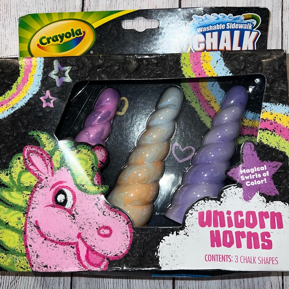 Crayola Pink and Orange Party Supplies Set